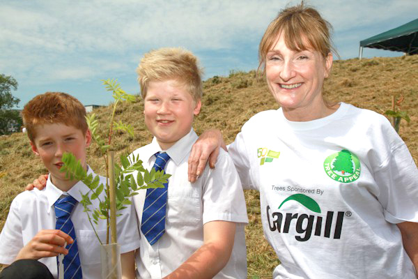 Cargill celebrate 150 years with tree planting at North Yorkshire school